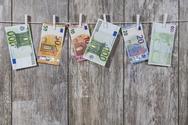 euro, sedlar, pengar, gåva, klädstreck, klädnypor, valuta, kontanter, finansiera, paper money, euro, sedlar, sedlar, sedlar, pengar, pengar, pengar, pengar, pengar. Inbetalningar och reskontra: så minskar du manuellt arbete